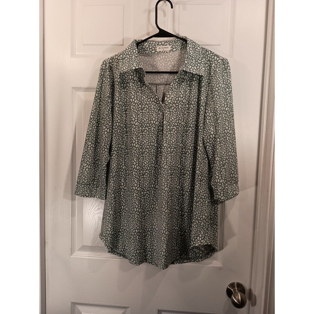 Bulotus Top Size XL Green And White Collar XL